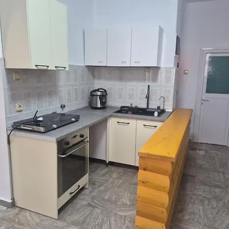 Auberge de jeunesse Crossroadshostel Fier